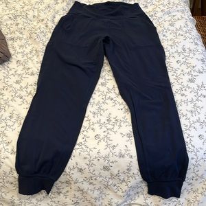 Womens Lululemon size 6 blue joggers